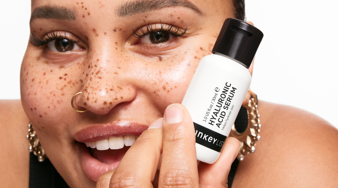 Model with Hyaluronic Acid Serum