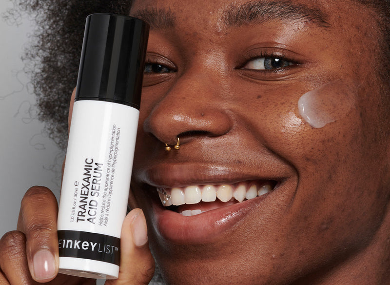 Model holding Tranexamic Serum