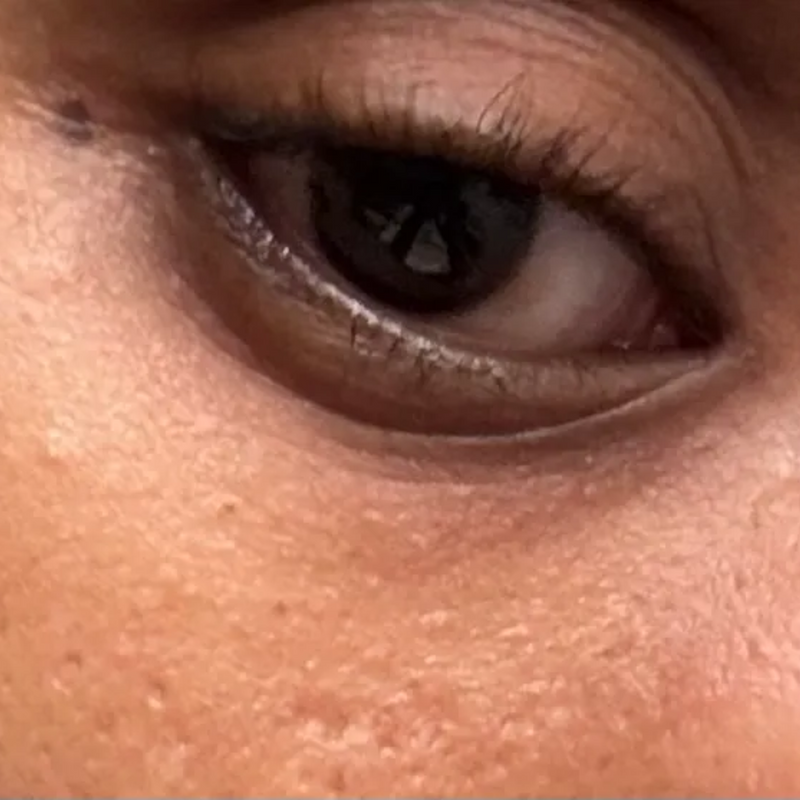 close up of someones eye