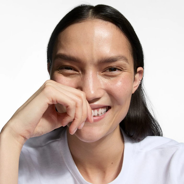Woman smliing at the camera
